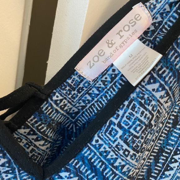 Band of Gypsies Blue v neck tank top - Picture 2 of 3